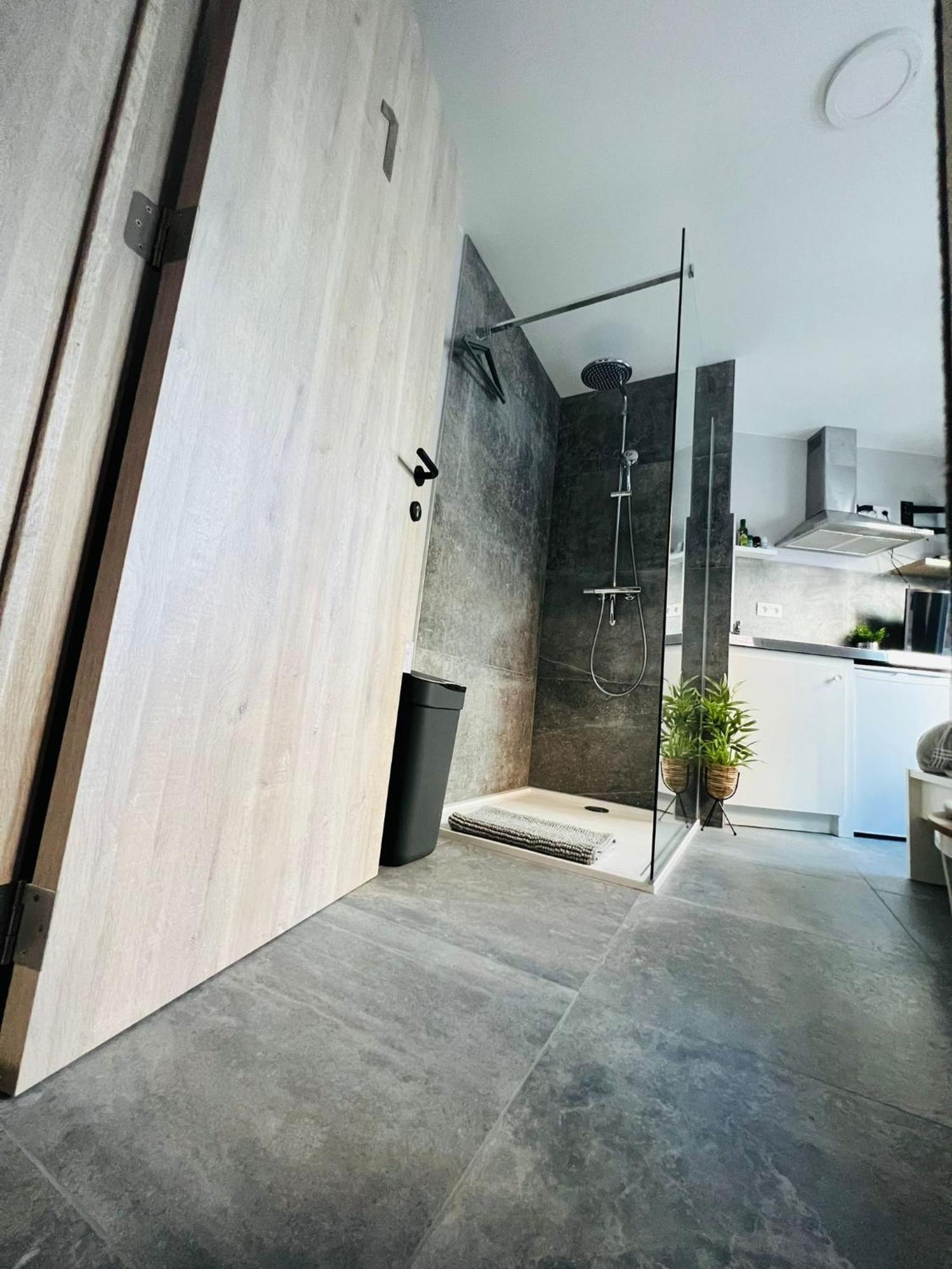 Mini Studio Une Personne Lägenhet Liège Exteriör bild